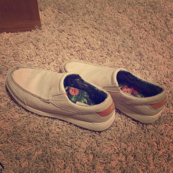 Tommy Bahamas Loafers - Picture 1 of 2